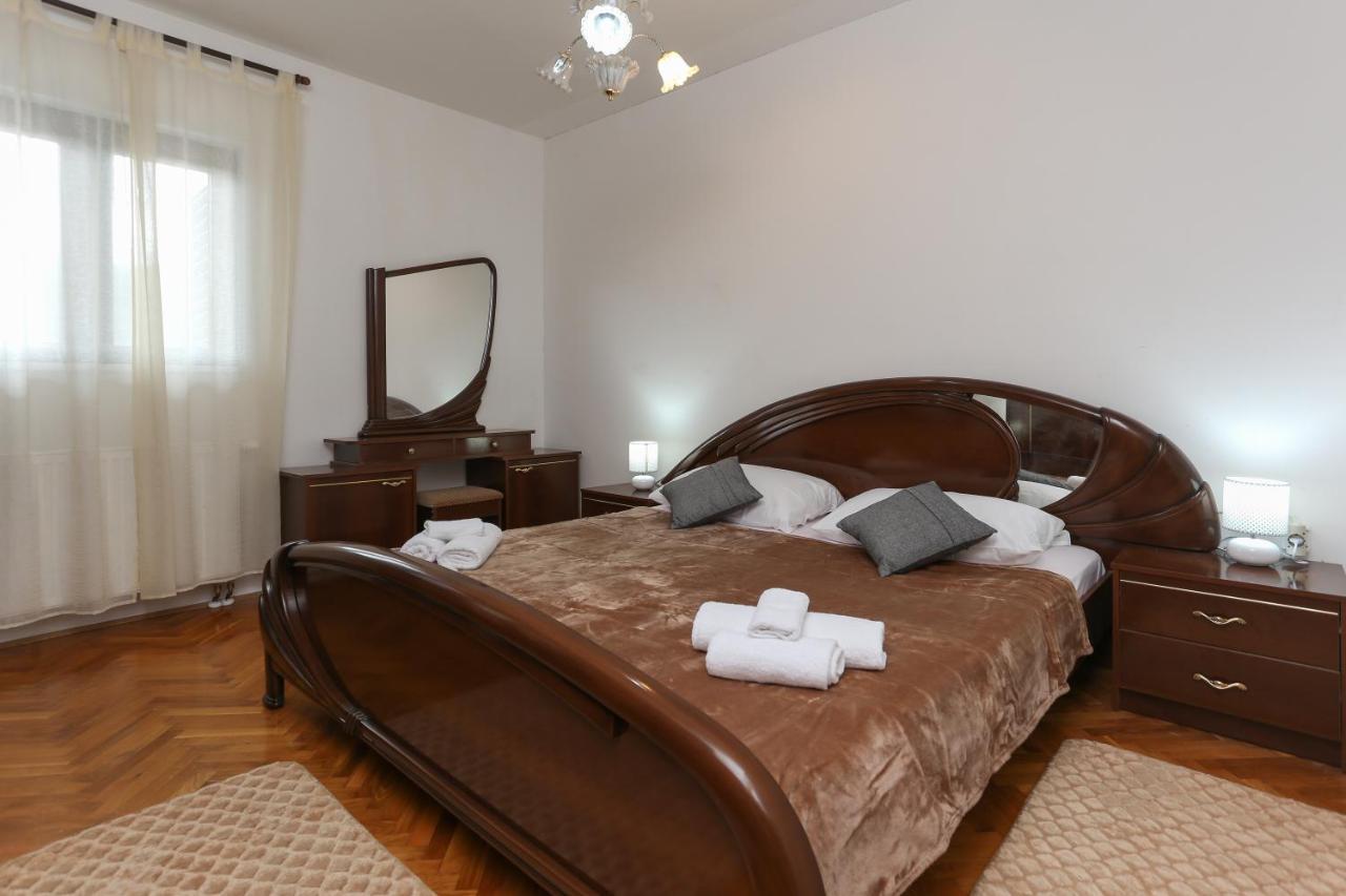טרוגיר Apartments Marinero מראה חיצוני תמונה